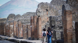 Pompeje w dniu otwarcia dla turystów 26 maja 2020 r. Fot. PAP/EPA