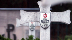 Cmentarz żołnierzy AK poległych w czasie Powstania Warszawskiego. Kampinos/Wiersze, 2005 r. Fot. PAP/P. Kula