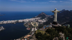 Figura Chrystusa Odkupiciela w Rio de Janeiro znów dostępna dla turystów. 15.08.2020. Fot. PAP/EPA