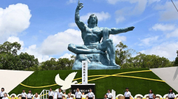 Uroczystości w Parku Pokoju w Nagasaki. 09.08.2020. Fot. PAP/EPA