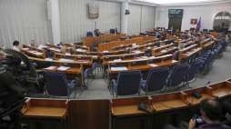 Senatorowie na sali obrad Senatu. Fot. PAP/T. Gzell
