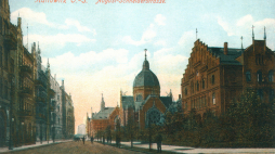 Synagoga na pocztówce z początku XX wieku. Źródło: Wikimedia Commons