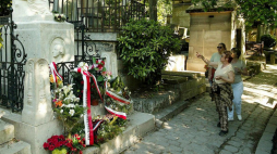Nagrobek Fryderyka Chopina na paryskim cmentarzu Pere-Lachaise. Fot. PAP/EPA
