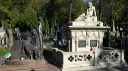 Lwów, Ukraina, 01.11.2019. Cmentarz Łyczakowski we Lwowie. Fot. PAP/D. Delmanowicz