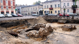 Stanowisko archeologiczne na częstochowskim Starym Rynku. 2009 r. Fot. PAP/W. Deska