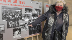 Uczestniczka strajku z 1971 r. Maria Filipowicz podczas otwarcia wystawy "Co wydarzyło się 50 lat temu – przesłanie od włókniarek z Marchlewskiego". Fot. PAP/G. Michałowski