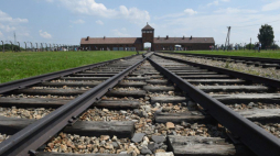 Teren b. niemieckiego nazistowskiego obozu koncentracyjnego i zagłady Auschwitz-Birkenau. Fot. PAP/J. Bednarczyk