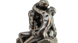 Rzeźba „Pocałunek" Auguste'a Rodina. Źródło: DESA Unicum