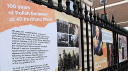 Wystawa poświęcona stuleciu istnienia polskiej ambasady w budynku przy Portland Place 47 w Londynie. Źródło: Ambasada RP w Londynie