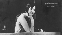 Jadwiga Smosarska jako Anka Kurowska w jednej ze scen filmu „Ziemia obiecana”. 1927 r. Fot. NAC