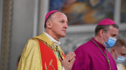 Biskup Marek Solarczyk (L). Fot. PAP/P. Polak
