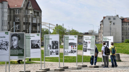 Wystawa biograficzna IPN pt. „Witold Pilecki” na placu Solidarności. Gdańsk, 13.05.2021. Fot. PAP/A. Warżawa