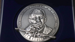 Medal 75-lecia Misji Jana Karskiego. Fot. PAP/R. Zawistowski