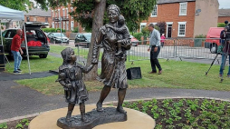 Odsłonięcie pomnika Ireny Sendlerowej w Newark. Źródło: Instytut Kultury Polskiej w Londynie