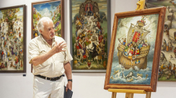 Włodzimierz Szpinger podczas prezentacji obrazu swojego autorstwa przekazanego do zbiorów Muzeum Gdańska. Fot. PAP/J. Dzban