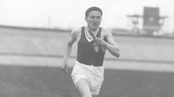 Janusz Kusociński na treningu, rok 1937. Źródło: AGAD