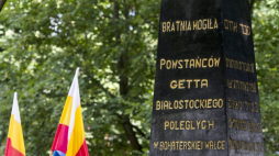 Pomnik Bohaterów Getta na placu im. Mordechaja Tenenbauma w Białymstoku. Fot. PAP/M. Zieliński 
