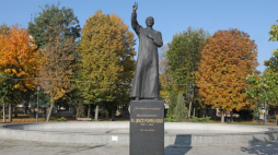 Pomnik błogosławionego ks. Jerzego Popiełuszki w Suchowoli. 2020 r. Fot. PAP/A. Reszko