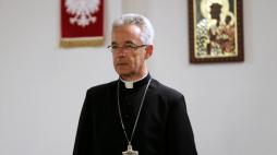 Biskup Wiesław Lechowicz. Fot. PAP/G. Momot