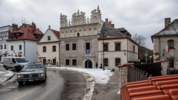 Siedziba Muzeum Nadwiślańskiego – Kamienica Celejowska przy ul. Senatorskiej w Kazimierzu Dolnym. Fot. PAP/W. Jargiło