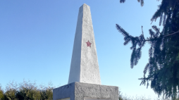 Pomnik wdzięczności Armii Czerwonej w Garncarsku. Źródło: www.wikipedia.org