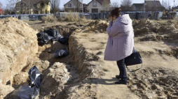 Masowy grób ofiar rosyjskich zbrodni w Buczy. 07.04.2022. Fot. PAP/EPA