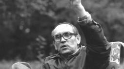 Tadeusz Konwicki podczas realizacji filmu „Dolina Issy”. 1981 r. Fot. PAP/W. Rozmysłowicz