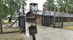 Teren b. niemieckiego obozu zagłady KL Auschwitz. Fot. PAP/J. Bednarczyk