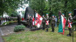Uroczystość przy pomniku „Żołnierzom Żywiciela”. Warszawa, 31.07.2022. Fot. PAP/T. Gzell