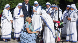 Małżonka Prezydenta RP Agata Kornhauser–Duda odwiedziła rzymską siedzibę Zgromadzenia Sióstr Misjonarek Miłości. Źródło: Prezydent.pl