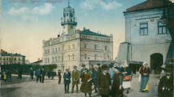 Rynek w Jarosławiu na pocztówce z 1916 r. Źródło: CBN Polona