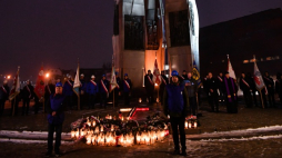 Uroczystości złożenia kwiatów przed Pomnikiem Poległych Stoczniowców podczas obchodów 52. rocznicy Grudnia '70. Fot. PAP/A. Warżawa