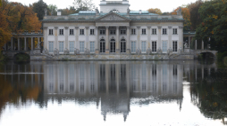Pałac na Wodzie (albo Pałac na Wyspie) w Łazienkach Królewskich. Fot. PAP/R. Guz