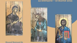 Wystawa ikon pisanych na skrzyniach po amunicji w Narodowym Muzeum Historii Mołdawii