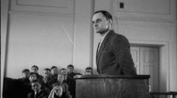 Rotmistrz Witold Pilecki podczas procesu przed Wojskowym Sądem Rejonowym w Warszawie. 03.1948. Fot. PAP/CAF/S. Dąbrowiecki