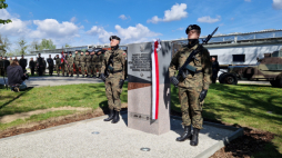 Pomnik upamiętniający 25 oficerów broni pancernych – ofiar Zbrodni Katyńskiej. Fot. R. Pogrzebny (PAP)