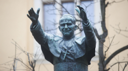 Pomnik Jana Pawła II w Krakowie. Got. PAP/Ł. Gągulski