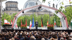 Prezydent Niemiec Frank Walter Steinmeier podczas obchodów 75-lecia konstytucji RFN. Fot. PAP/EPA