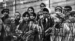 Dzieci w KL Auschwitz. Fot. PAP/Reprodukcja