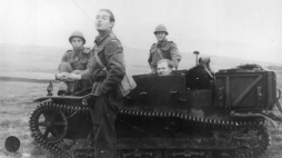 1 Dywizja Pancerna w trakcie inwazji w Normandii. Fot. NAC