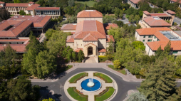 Uniwersytet Stanforda. Źródło: Wikimedia Commons