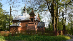 Drewniany kościół św. Wojciecha w Krośnie. Fot. PAP/Afa Pixx/Z. Żyburtowicz