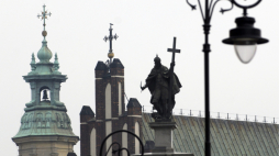 Warszawa, katedra (C) i kościół jezuitów (L) PAP/Andrzej Rybczyński