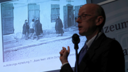 Prof. Stephan Lehnstaedt podczas międzynarodowej konferencji naukowej poświęconej okupacji niemieckiej w Polsce w latach 1939-1941.  PAP/Tomasz Gzell