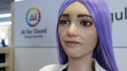 Humanoidalny robot Desdemona podczas światowego szczytu ITU AI for Good w Genewie, Szwajcaria. PAP/EPA/Martial Trezzini