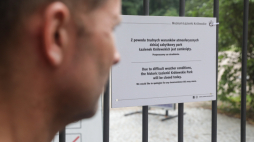 Ogrody Muzeum Łazienki Królewskie zamknięte dla zwiedzających. PAP/Tomasz Gzell