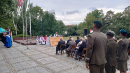 Uczestnicy uroczystości podczas mszy świętej. Fot. szuk/