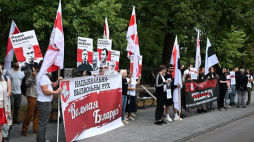 Protest przed kancelarią premiera RP zorganizowany przez białoruską diasporę w obronie Telewizji Biełsat. Warszawa, 08.08.2024. Fot. PAP/R. Pietruszka