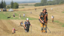 10. edycja międzynarodowych badań archeologicznych na polach bitwy pod Grunwaldem w Stębarku. Fot. PAP/T. Waszczuk