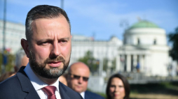 Wicepremier, minister obrony narodowej Władysław Kosiniak-Kamysz na konferencji prasowej przed pomnikiem Wincentego Witosa w Warszawie. Fot. PAP/R. Pietruszka